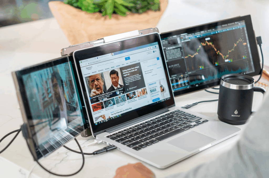 Why Laptop Screen Extenders Are Essential for Deep Work 1 newtrio137-min