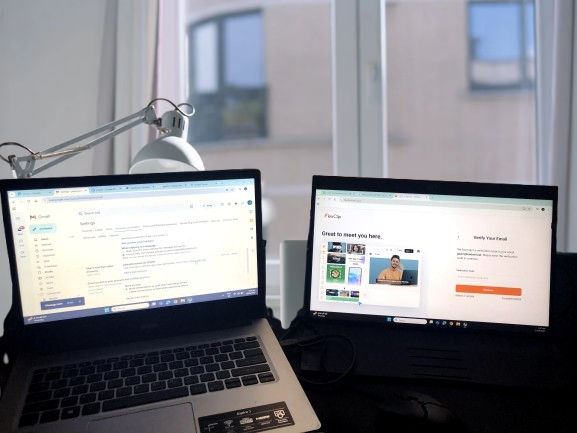 Duex Float Monitor Extender Review: A Game-Changer for Productivity? 5 Monitor duex float and laptop