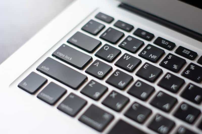 white_and_black_computer_keyboard