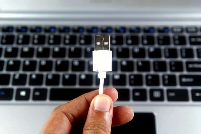 white_usb_cable